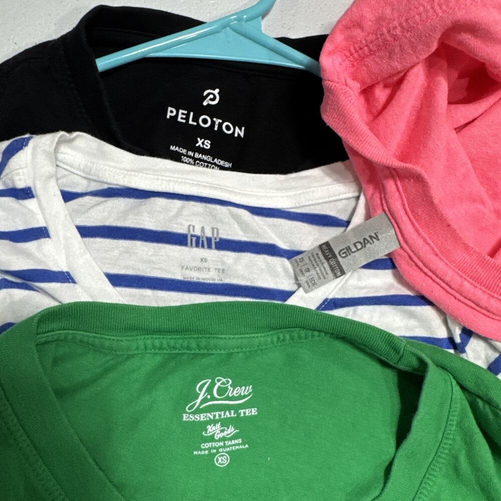 Lot of 4 Womens T-Shirt Short Sleeve Tee Size XS J.Crew, Gap, Peloton, Gildan - Picture 11 of 15
